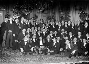 Lopold III recevant au Palais Royal les mineurs du Pays Noir - 6 novembre 1936